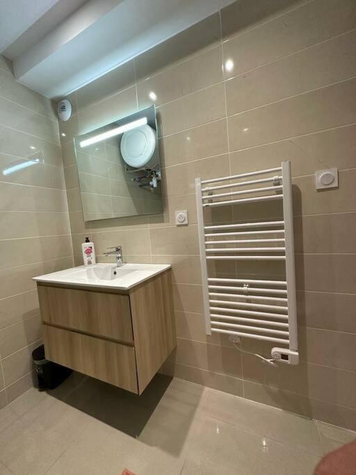 Cocoon 52 M2 New, Beautiful View Castle And Mountain Apartment Foix Exterior photo