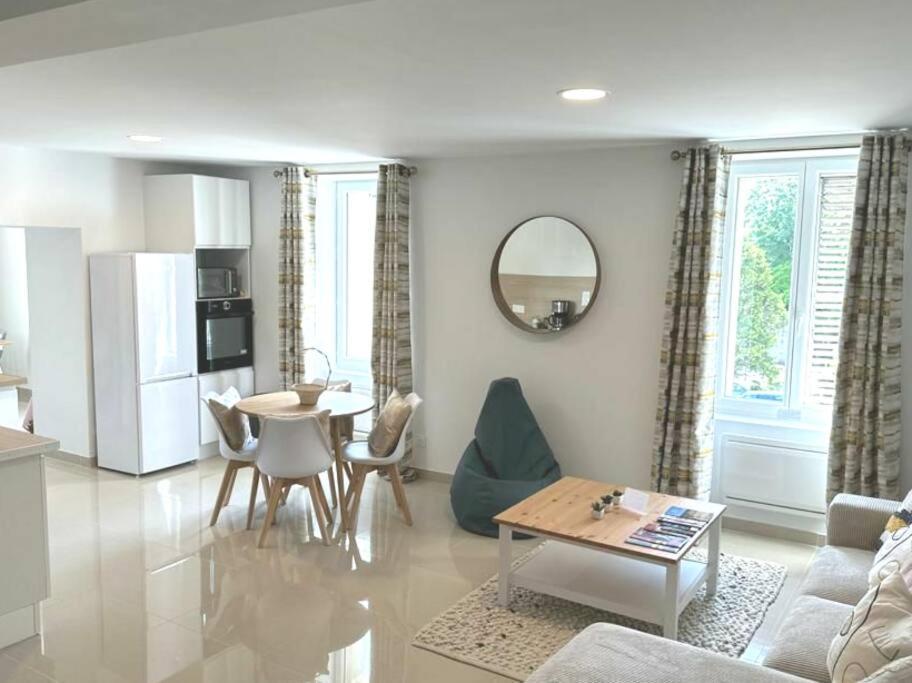 Cocoon 52 M2 New, Beautiful View Castle And Mountain Apartment Foix Exterior photo