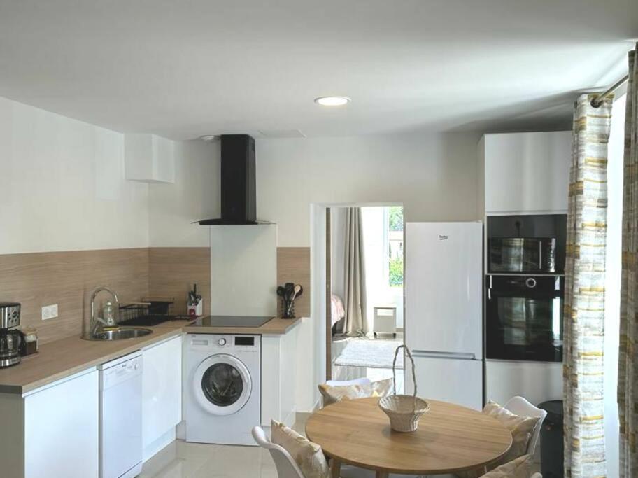 Cocoon 52 M2 New, Beautiful View Castle And Mountain Apartment Foix Exterior photo